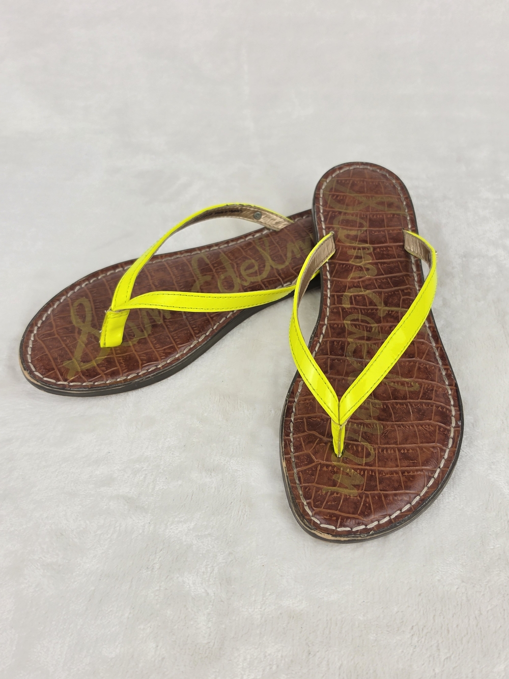 Sam Edelman Gracie Thong Sandals Womens 6 Neon Yellow Patent Flat Flip Flop